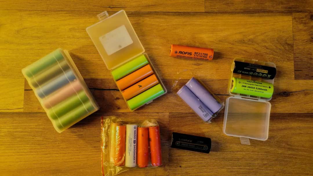 Symbole baterii: znaczenie i jak je prawidłowo odczytać